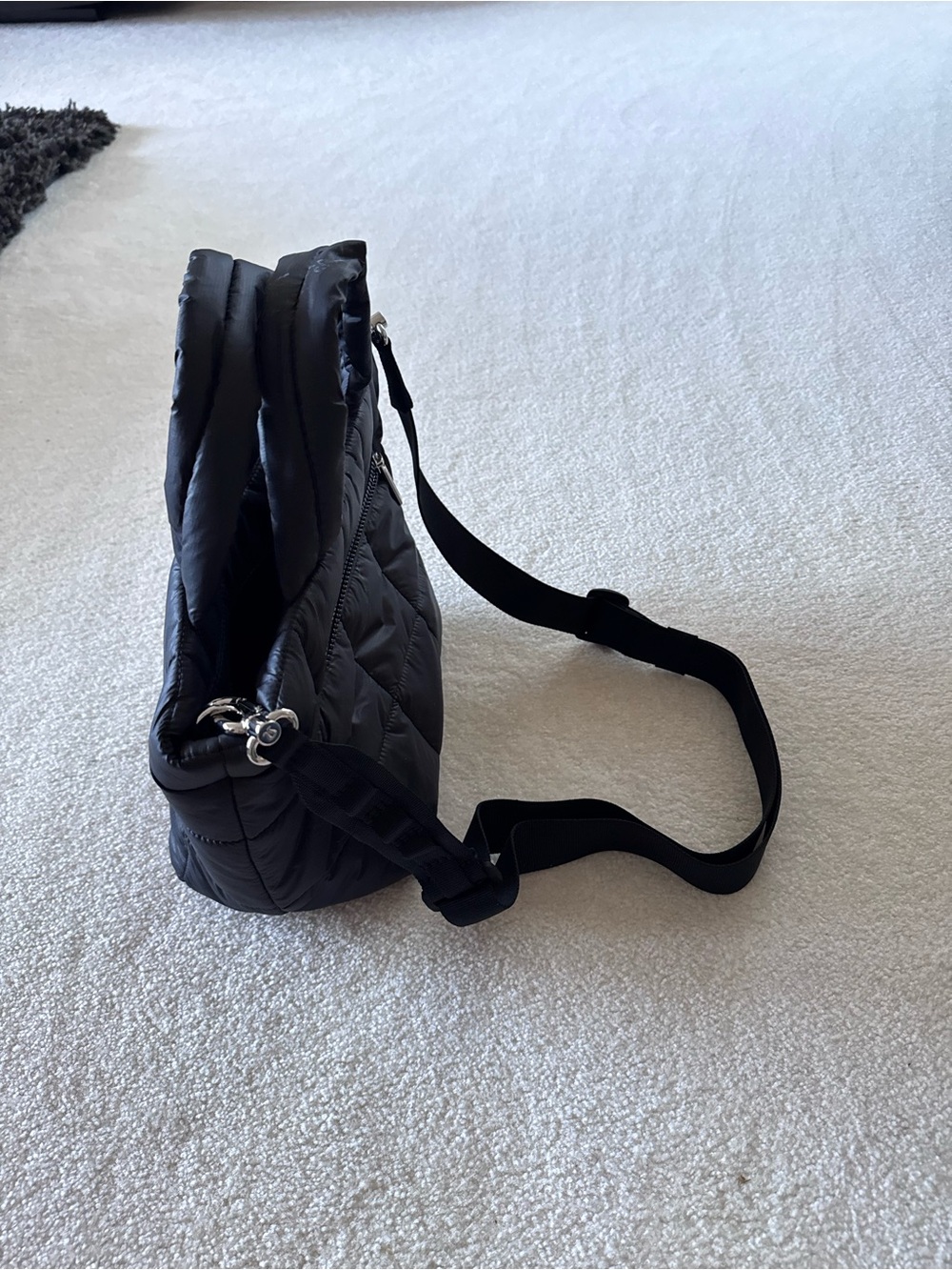 lululemon athletica Black Quilted Tote Bag 5L All Black - Picture 6 of 8